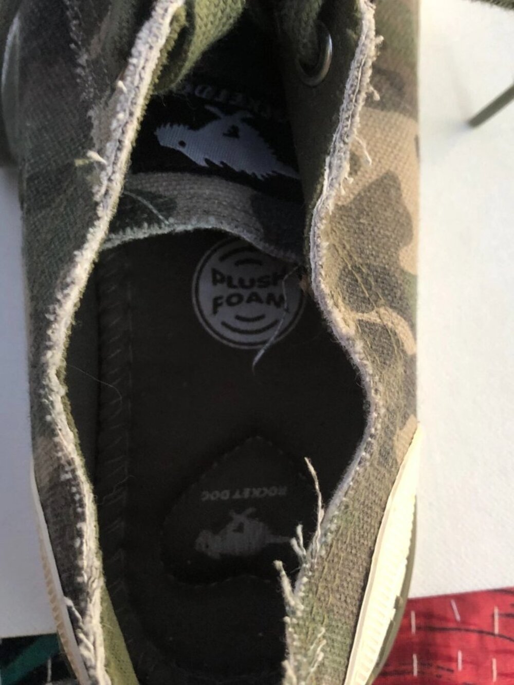 Rocket Dog Women& Sneaker Canvas Lace-up Gray Camo Shoes Sz 6.5 Frayed Edges - Picture 12 of 13